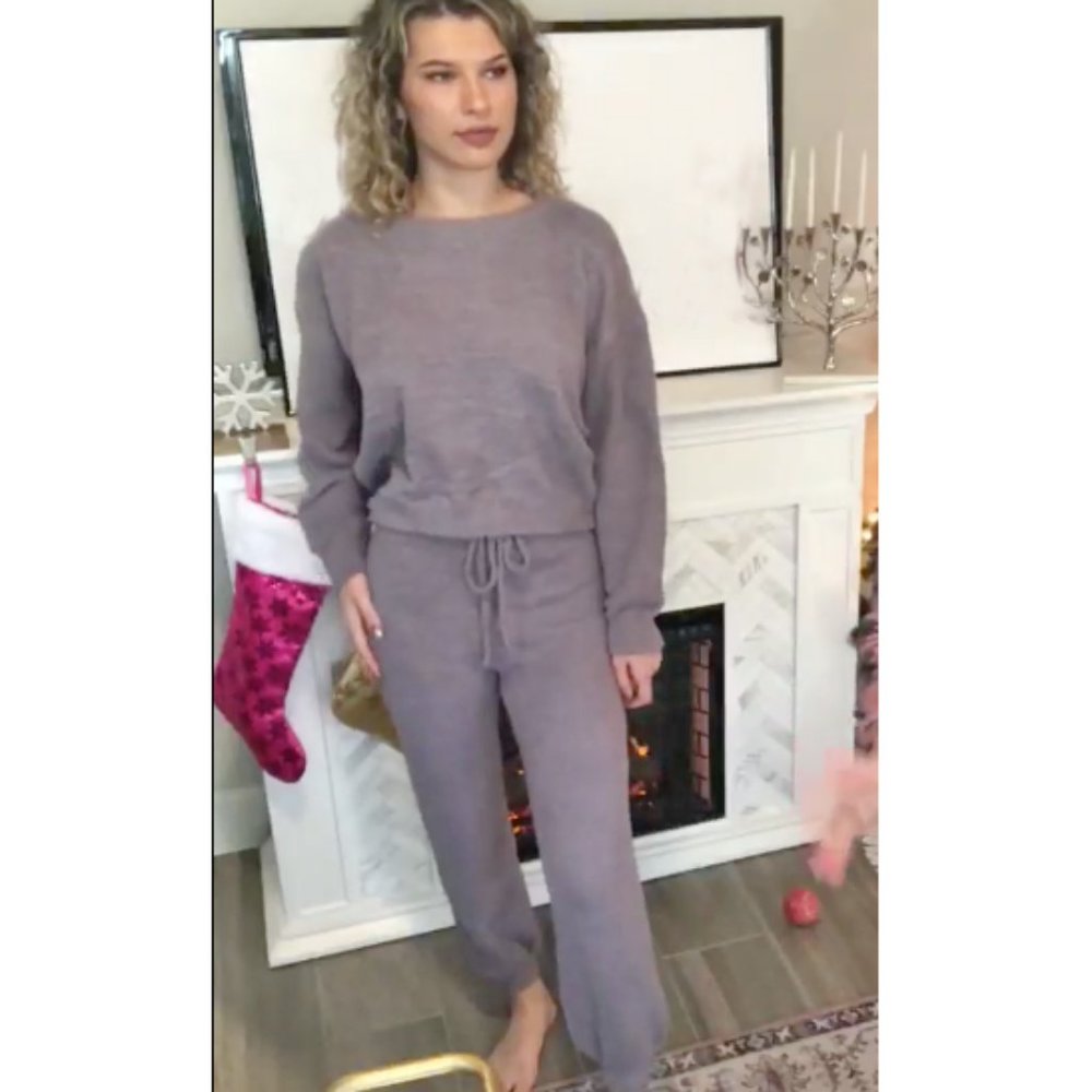 LAST ONE! Super Soft & Cozy Gray Top and Sweatpants Lounge - Picture 4 of 5